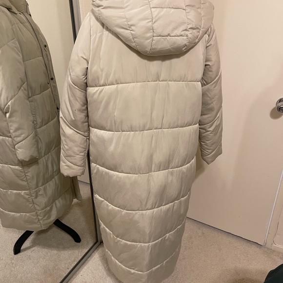 Women's Long Puffer Coat - Cream - Picture 4 of 5